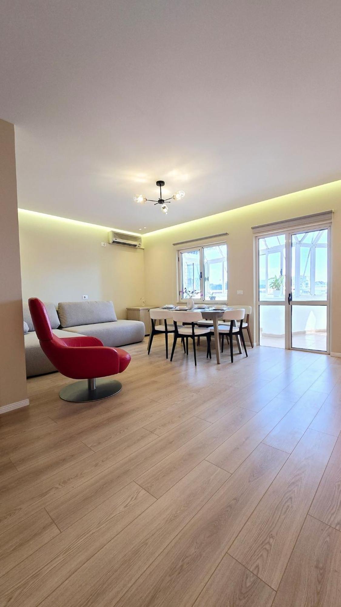 Sky Penthouse * Tirana